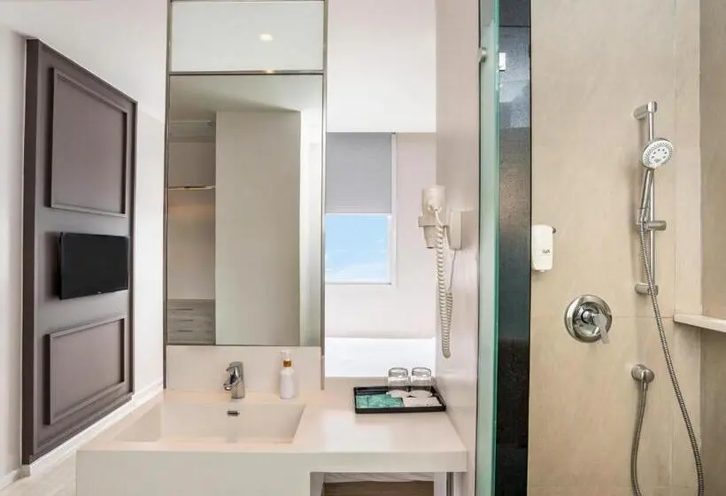 Perhesviitti, Ibis Styles Phuket City
