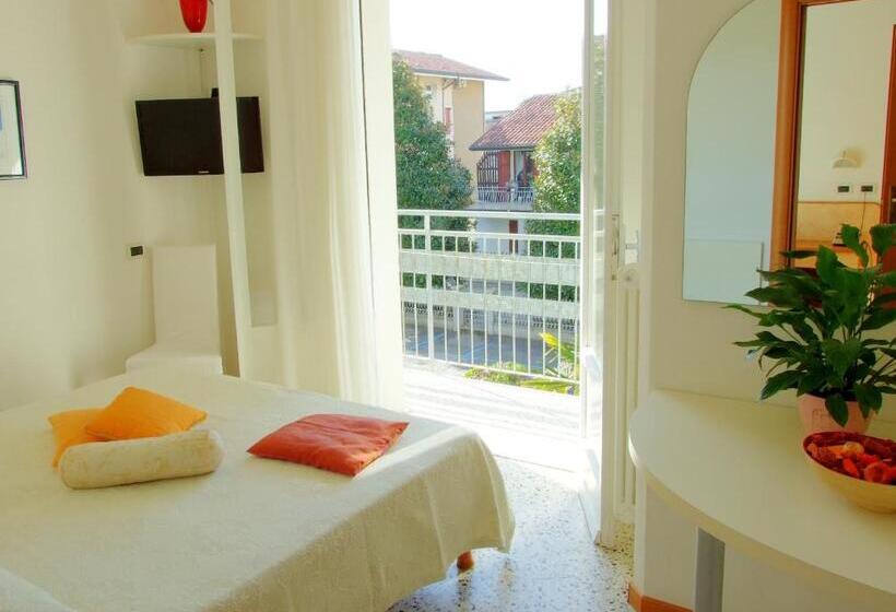 Четырехместный Номер Классик, Manuela