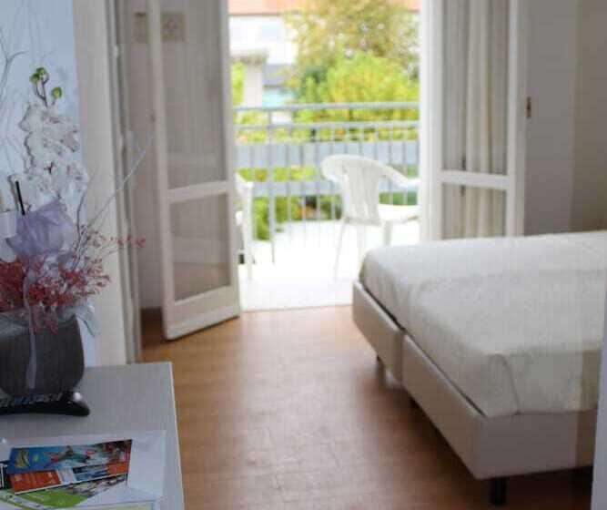 Четырехместный Номер Классик, Manuela