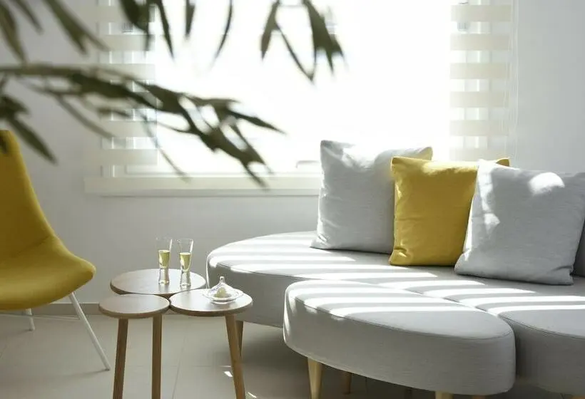 Juniorsviitti Merinäkymä, Myconian Kyma, A Member of Design Hotels