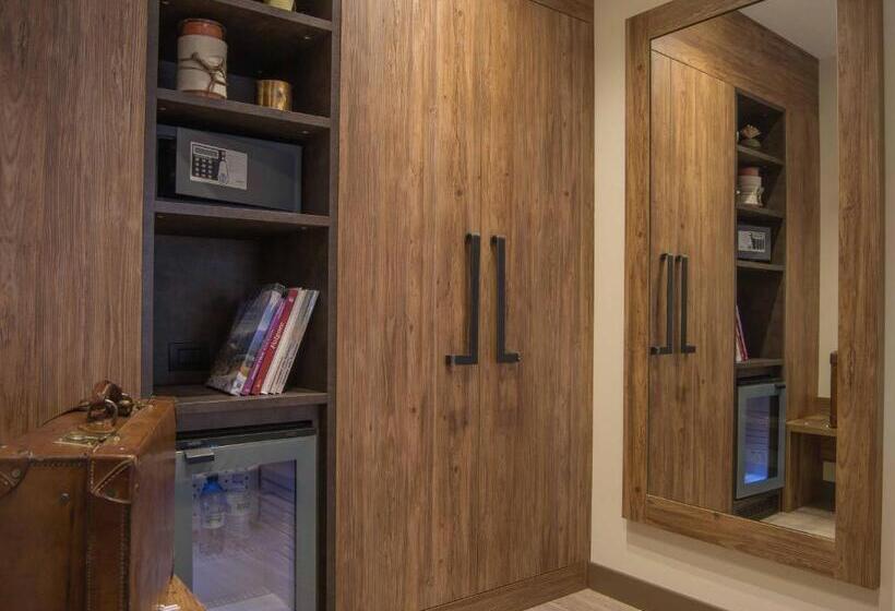 スーペリアールーム, Olimpia