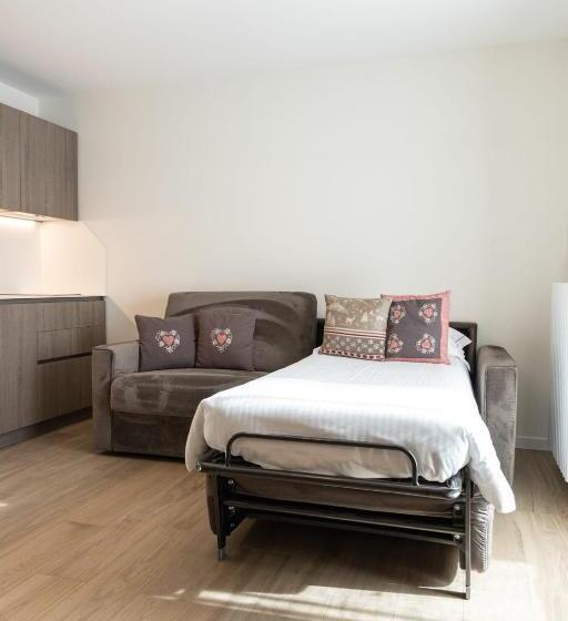 ２ベッドルームアパートメント, Olimpia