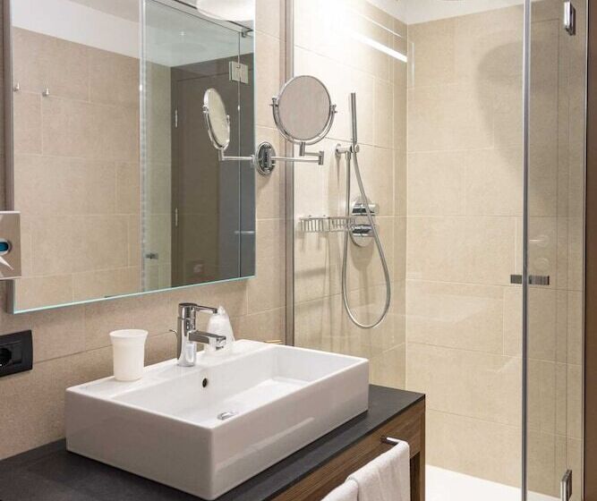 山の見えるスーペリアルーム, Olimpia