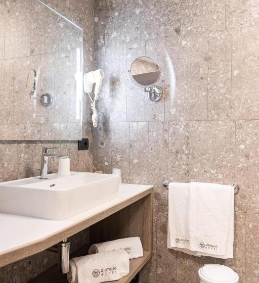 ２ベッドルームアパートメント, Olimpia