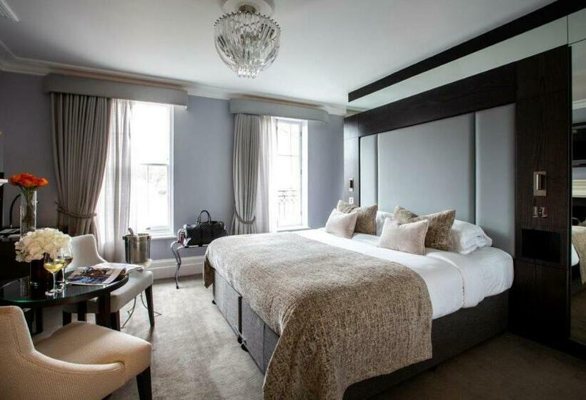 Номер Deluxe, One Warwick Park