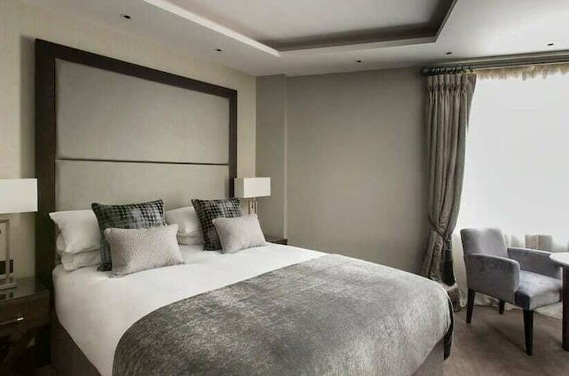 Номер Deluxe, One Warwick Park
