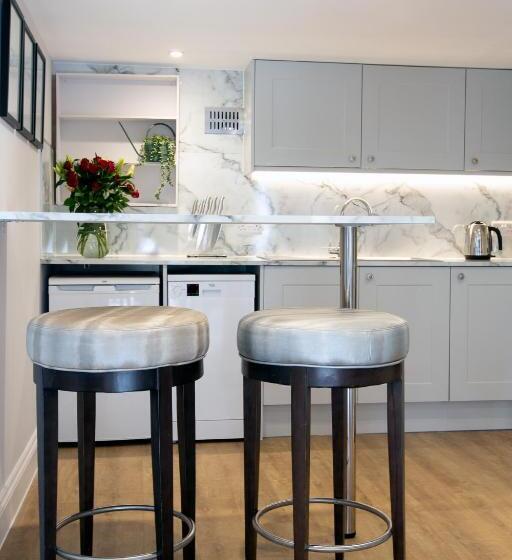 テラス付き１ベッドルームアパートメント, One Warwick Park