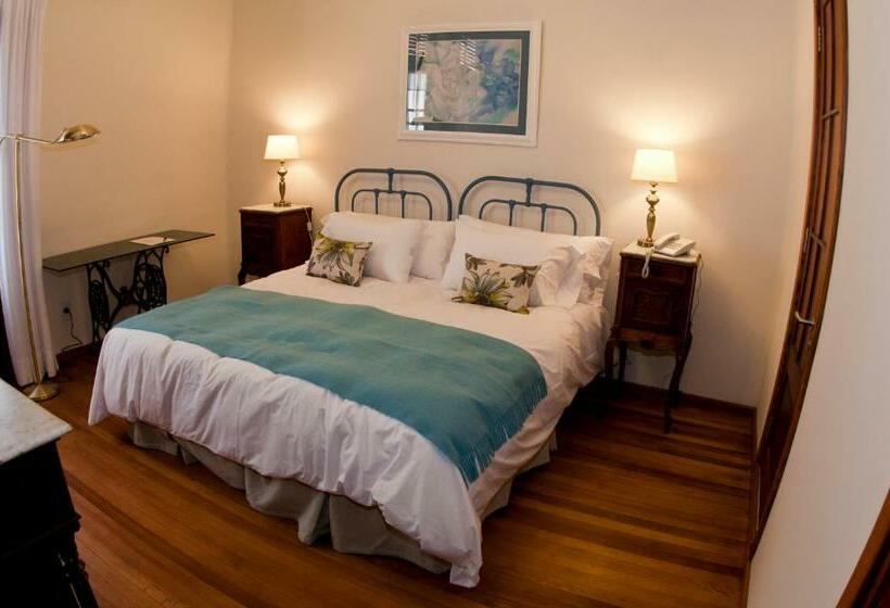 جناح ديلوكس, Papiros