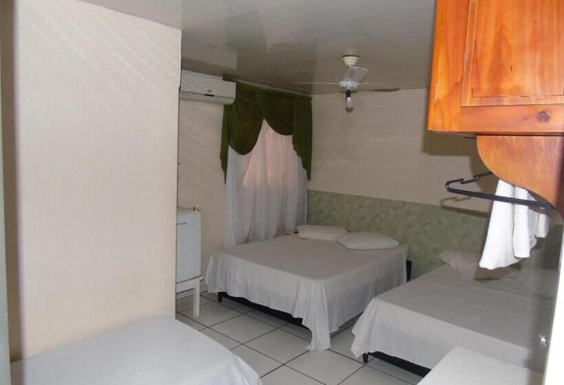 家庭间, Visk Palace Hotel E Restaurante