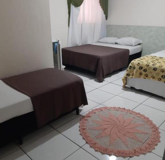 家庭间, Visk Palace Hotel E Restaurante