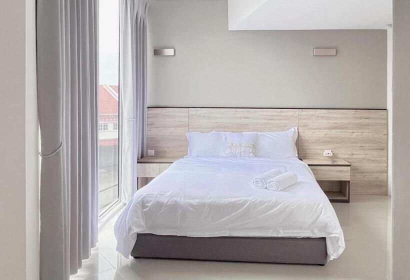 Номер Deluxe, Vilana