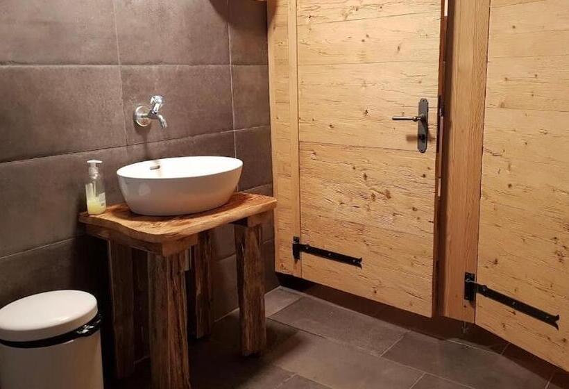 バス共有のスタンダードルーム, Alphotel & Bergrestaurant Sankt Martin