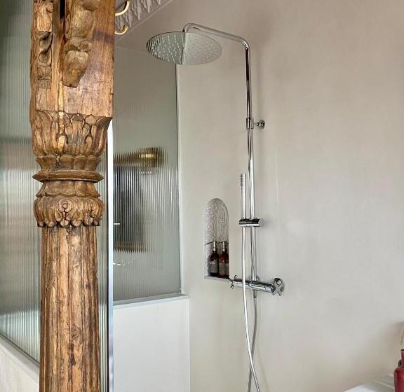 اتاق لوکس با بالکن, La Casa Juan Ranas