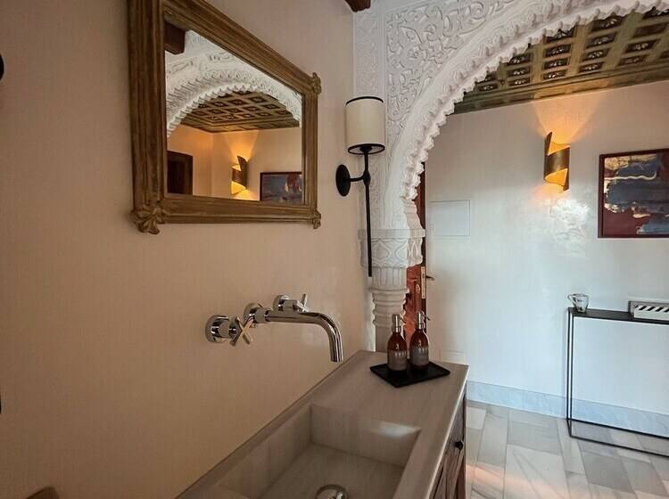 اتاق لوکس, La Casa Juan Ranas