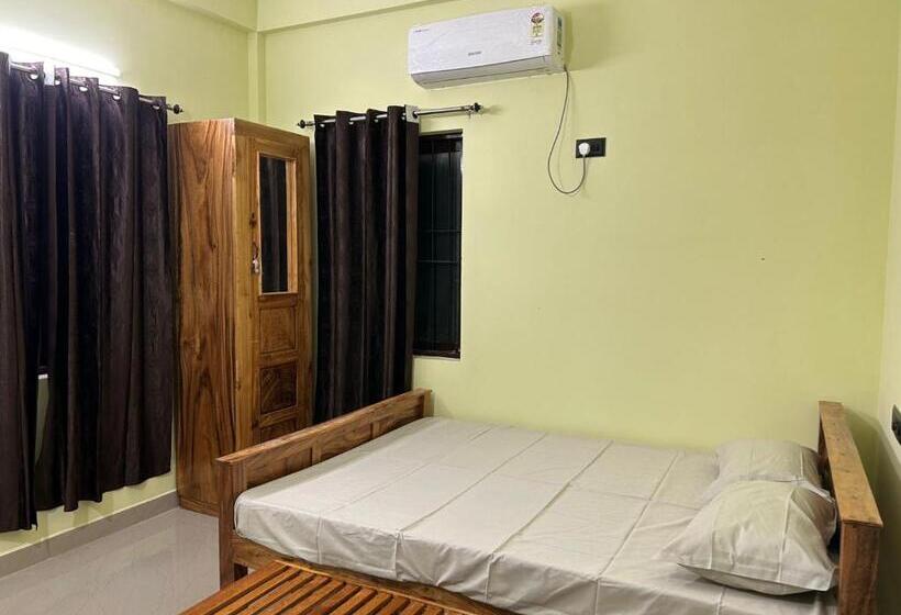 带大床的标准工作室, D Nest