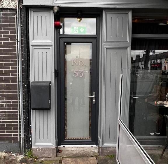 デラックスルーム, 53 Luxury Rooms