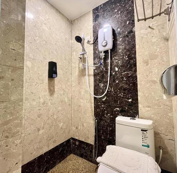 חדר דלוקס, Asimmy