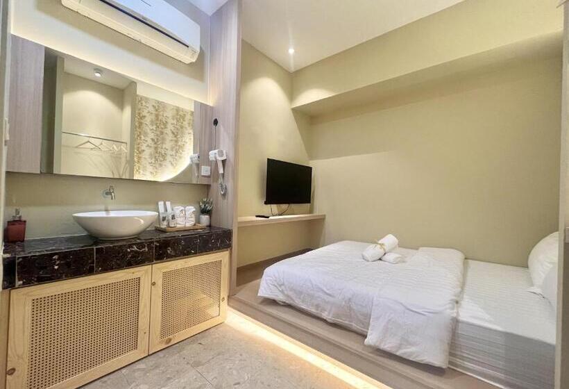 חדר דחוקס עם מיטת קינג, Asimmy