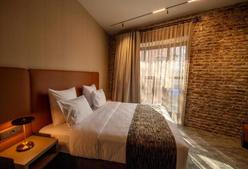 اتاق استاندارد, Qarvasla