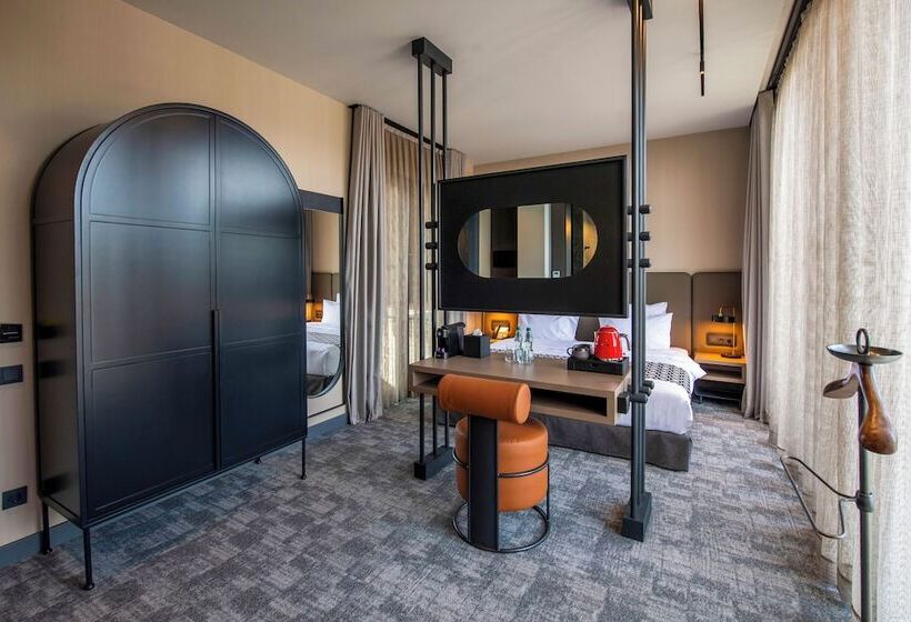 اتاق استاندارد, Qarvasla