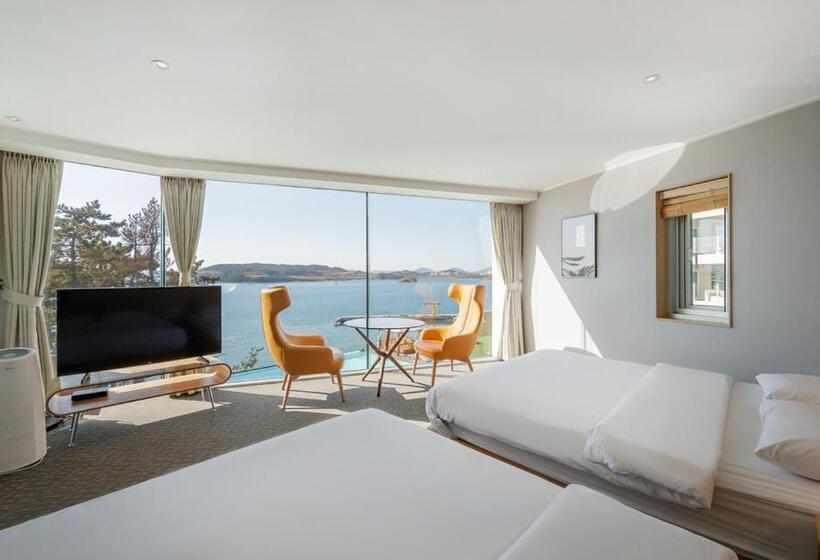 クラブルーム プールビュー, Latterace Resort