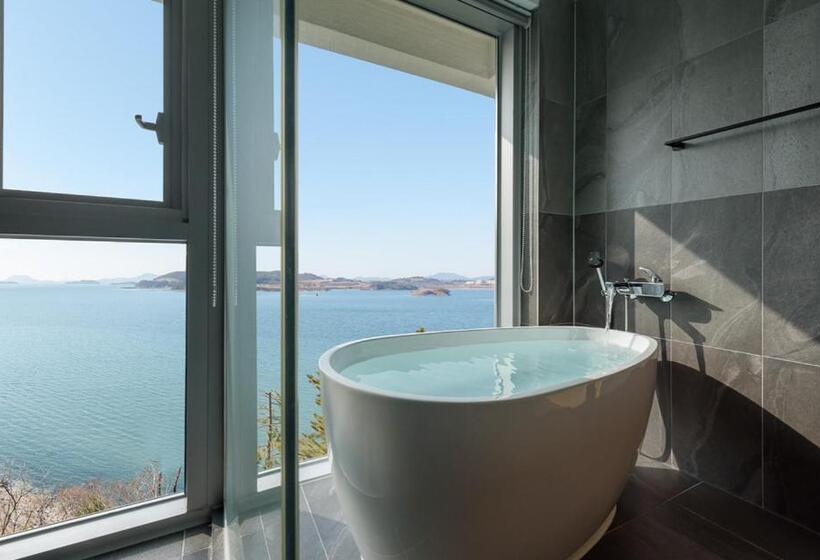 ドゥプレックスルーム, Latterace Resort