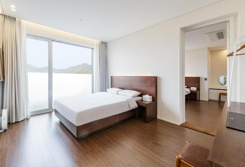 패밀리 스위트, Latterace Resort