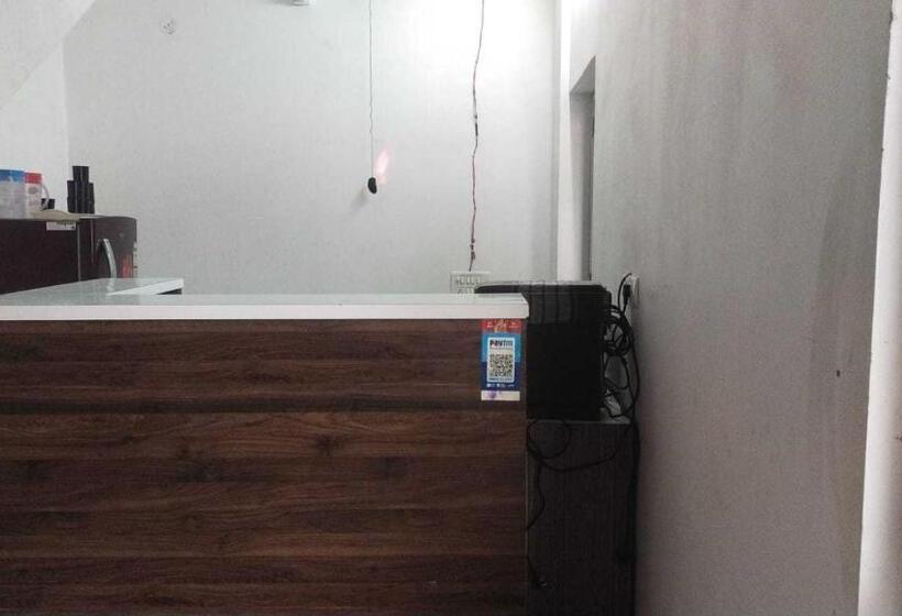 חדר קלאסי לשלושה, Oyo Hotel Kadamb