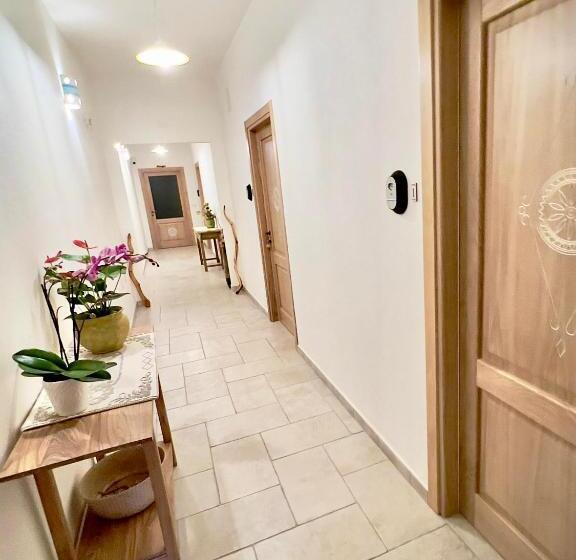 חדר דלוקס, Domus La Roccia