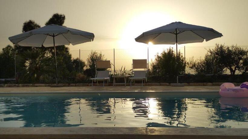 חדר סופריור, Domus La Roccia