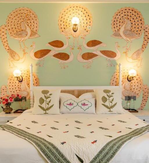 Standard Room, Laalee