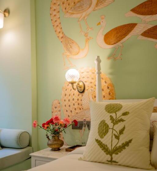 스탠다드 룸, Laalee