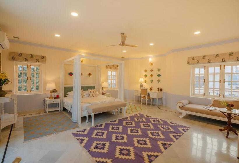 스탠다드 스튜디오 (테라스구비), Laalee