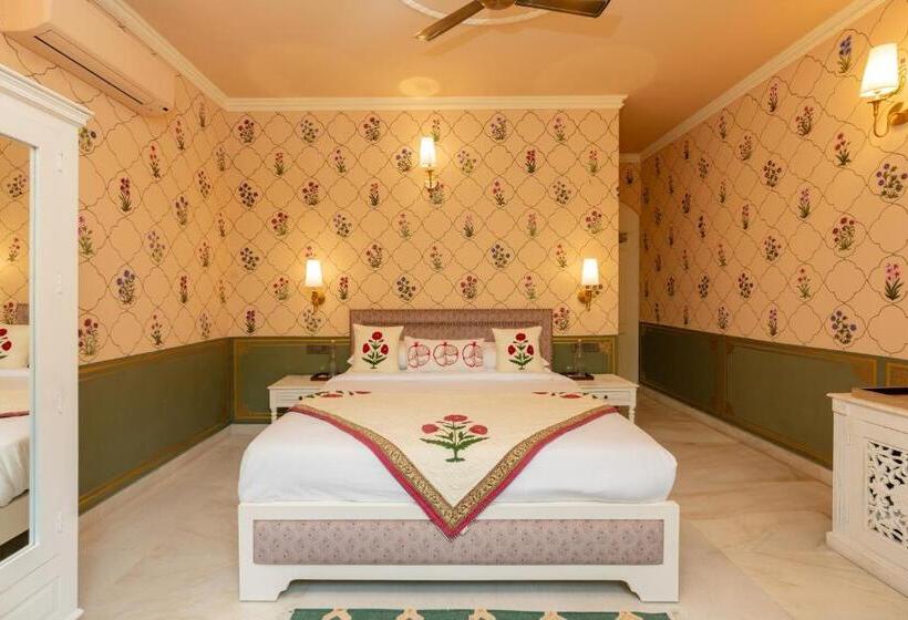 스탠다드 룸, Laalee