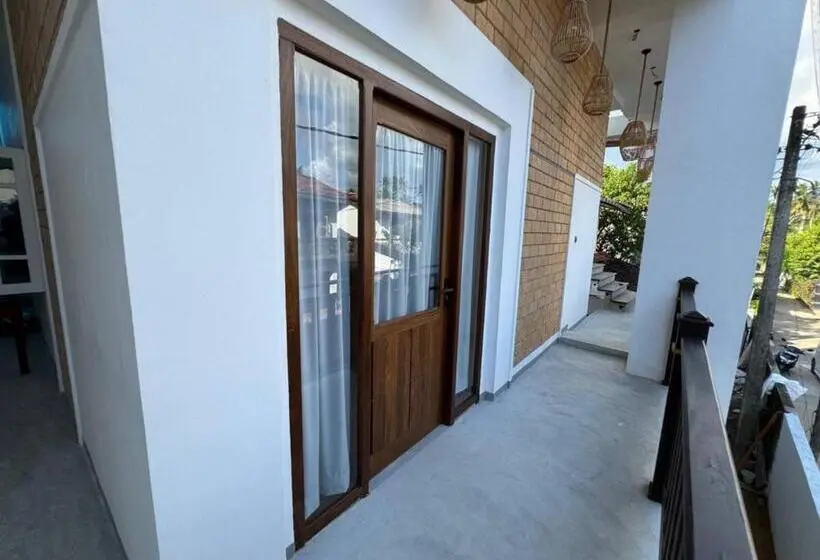 スタンダードルーム, Room In Villa   Surf 247 Weligama   Deluxe Double Room With Side Sea View