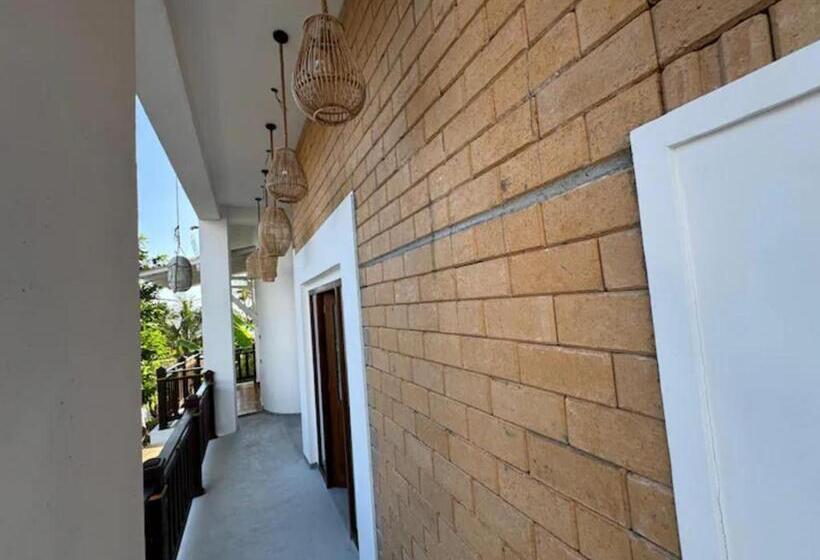 スタンダードルーム, Room In Villa   Surf 247 Weligama   Deluxe Double Room With Side Sea View