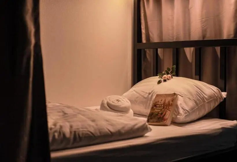 ルームシェアのワンベッド, Sea Beach Hostel & Club Aonang Beachfront