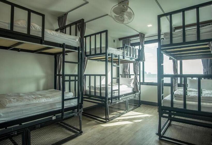 共用房间的床, Sea Beach Hostel & Club Aonang Beachfront