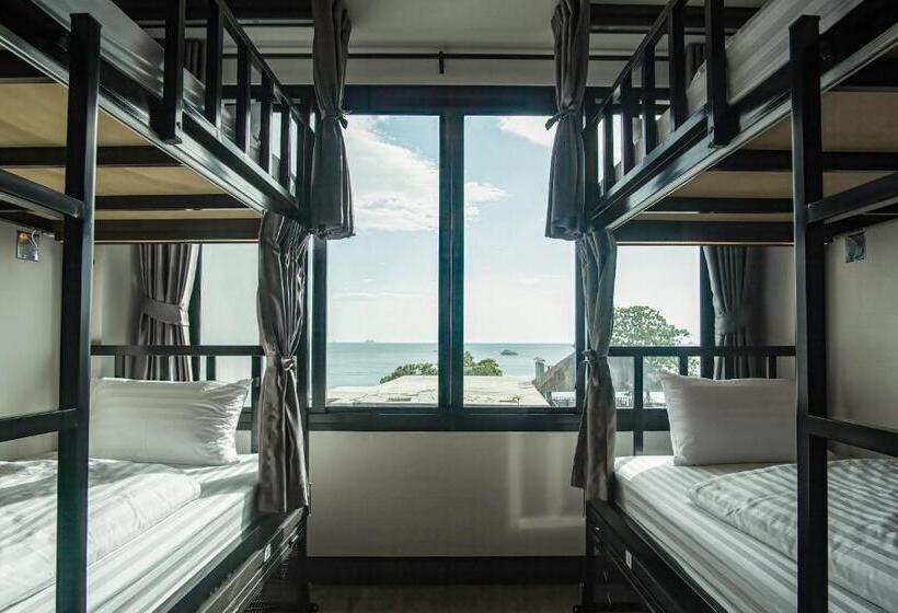 Кровать в Общей Комнате, Sea Beach Hostel & Club Aonang Beachfront