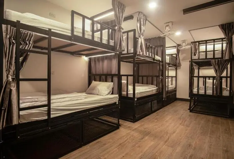 共同バス付シェアルーム, Sea Beach Hostel & Club Aonang Beachfront