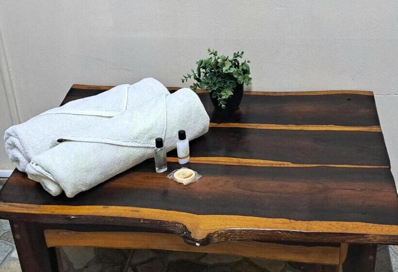 Семейный Номер, Hidden Jems Mahahual Hostel