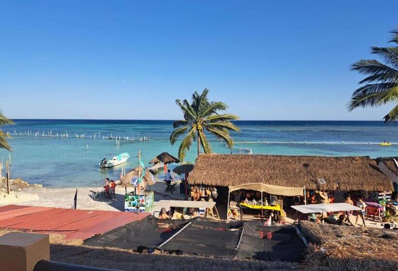 オーシャンビューデラックススイート, Hidden Jems Mahahual Hostel