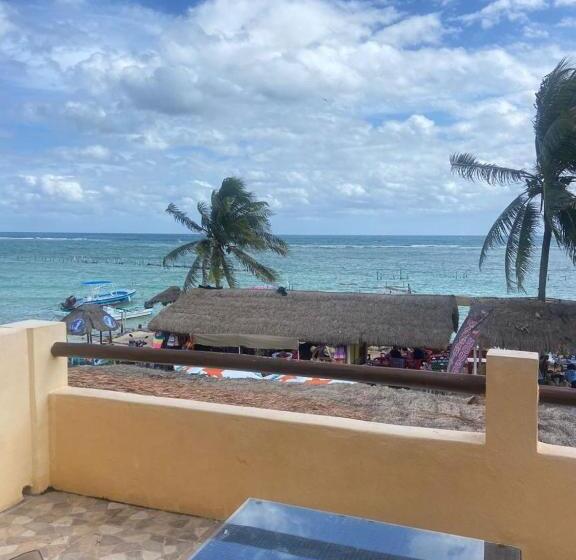 オーシャンビュースイート, Hidden Jems Mahahual Hostel