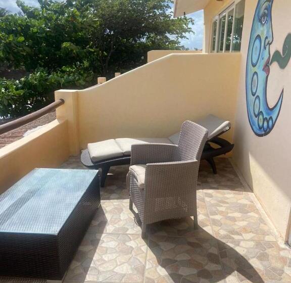 オーシャンビュースイート, Hidden Jems Mahahual Hostel