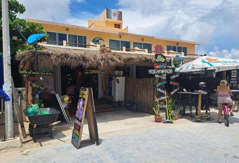 Семейный Номер, Hidden Jems Mahahual Hostel