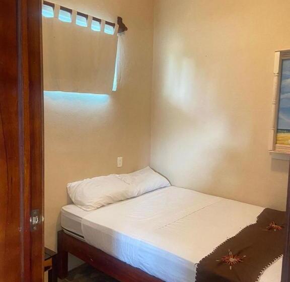 Люкс Вид на Море, Hidden Jems Mahahual Hostel