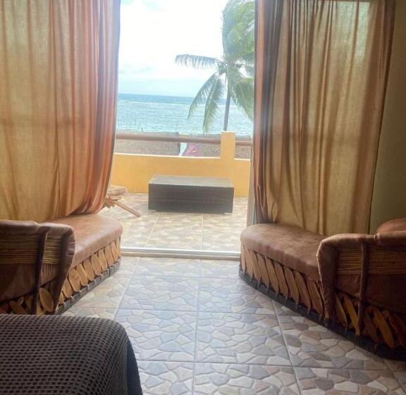 Люкс Вид на Море, Hidden Jems Mahahual Hostel