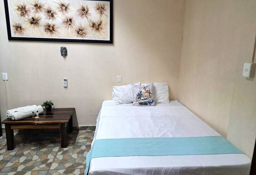 Семейный Номер, Hidden Jems Mahahual Hostel