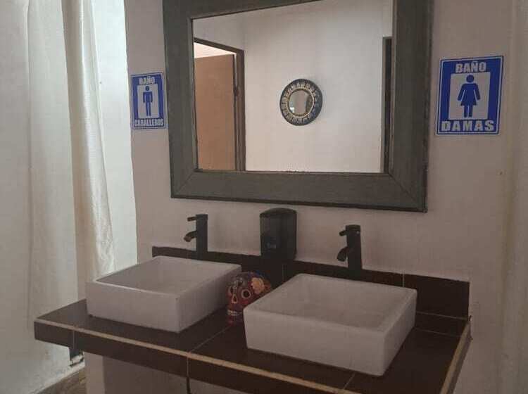 Семейный Номер, Hidden Jems Mahahual Hostel