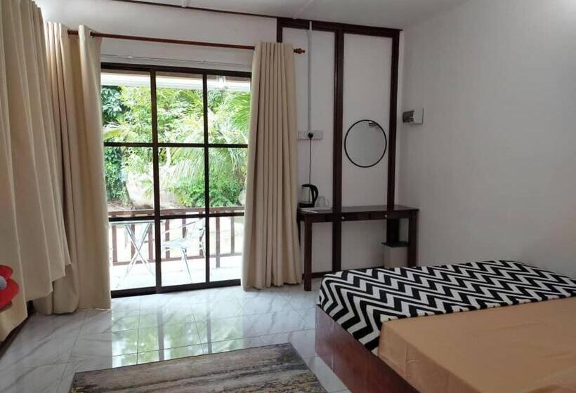 غرفة ديلوكس, D Impiana Riverview Chalet # Lenggong